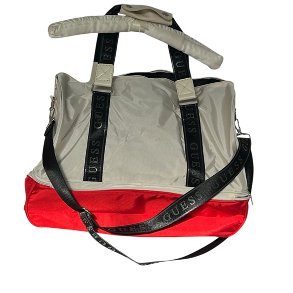 GUESS Bag Tote Gym Weekend Logo White Red Black Lightweight Duffle Travel - Picture 2 of 9